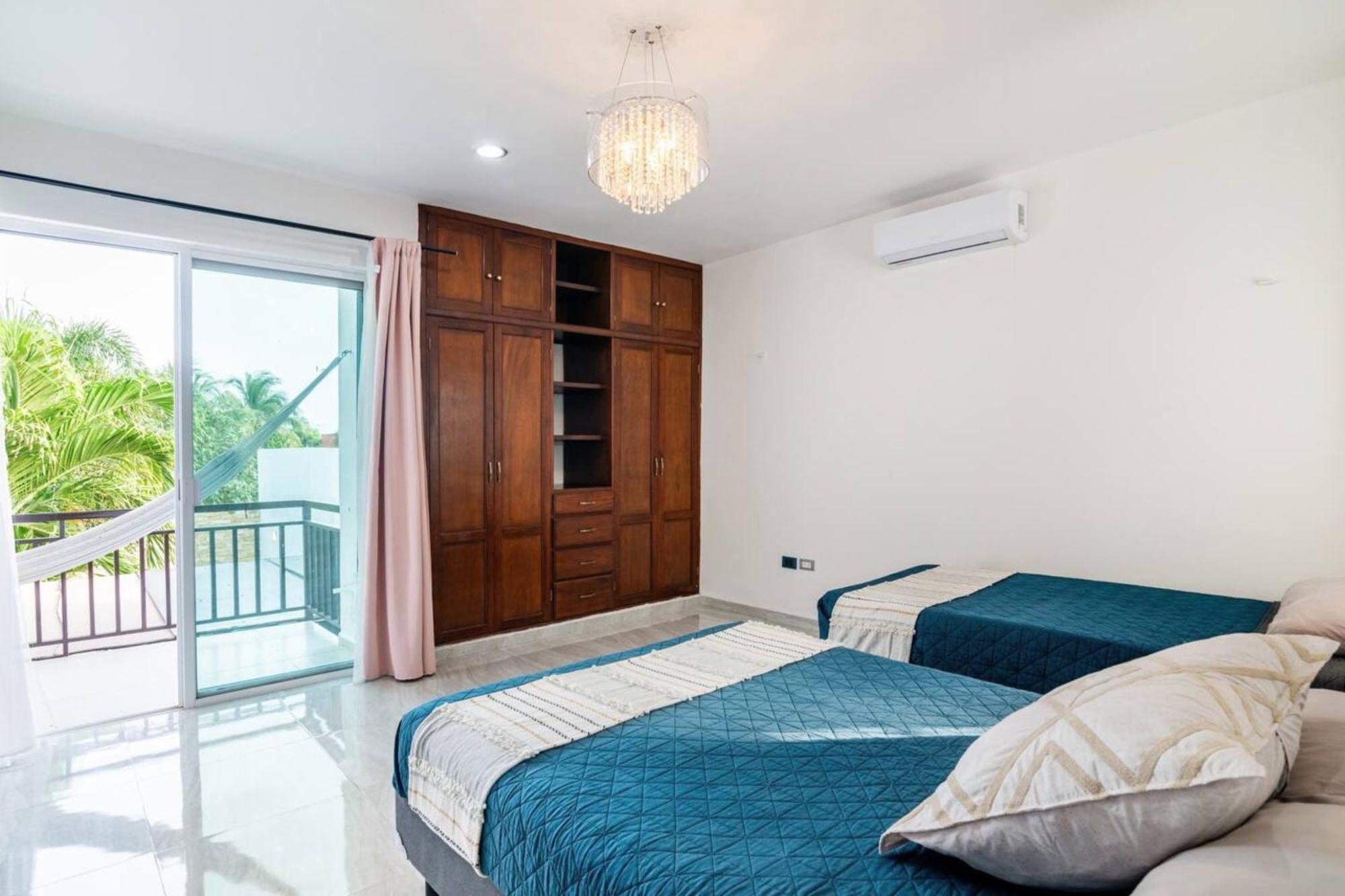 Villa Moderna Con Alberca, Gimnasio Y Cochera ميريدا المظهر الخارجي الصورة