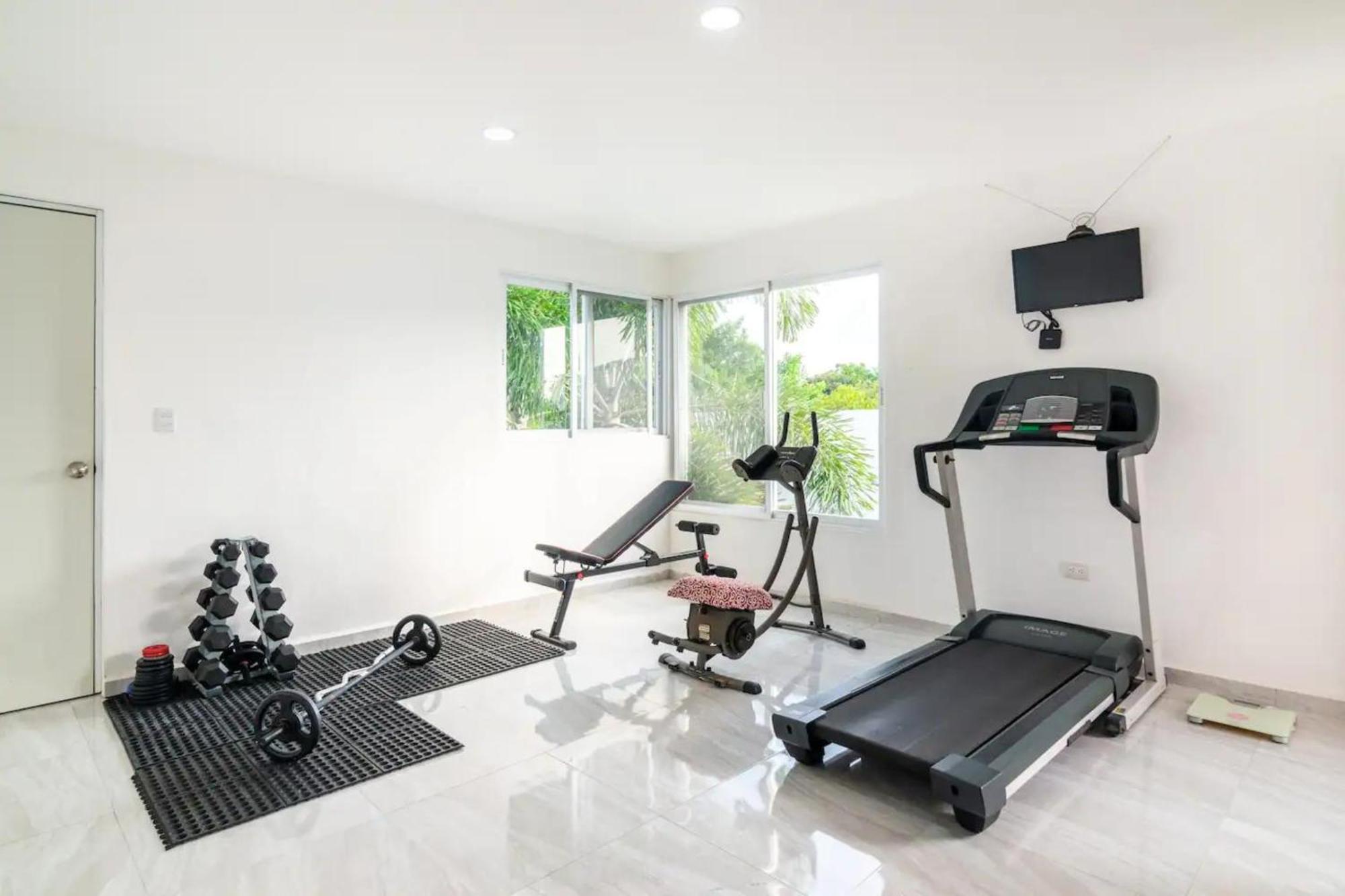 Villa Moderna Con Alberca, Gimnasio Y Cochera ميريدا المظهر الخارجي الصورة